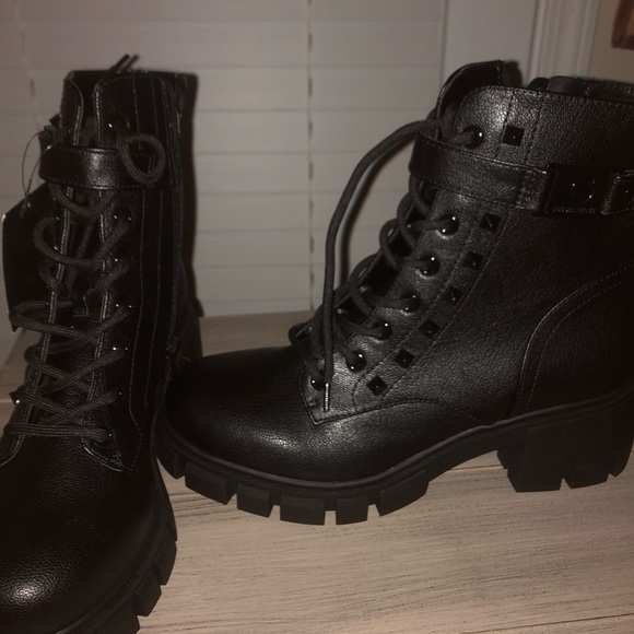 Women’s GBG (Guess Brand) Black beveled (inside zipper) boots (brand new) - Picture 5 of 5